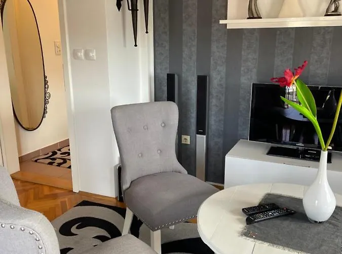 Lea-lux Апартаменты